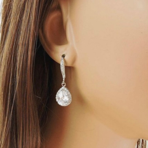 Silver Plated Cubic Zirconia Necklace and Earrings Beautiful Shiny Set NWT - Picture 5 of 5